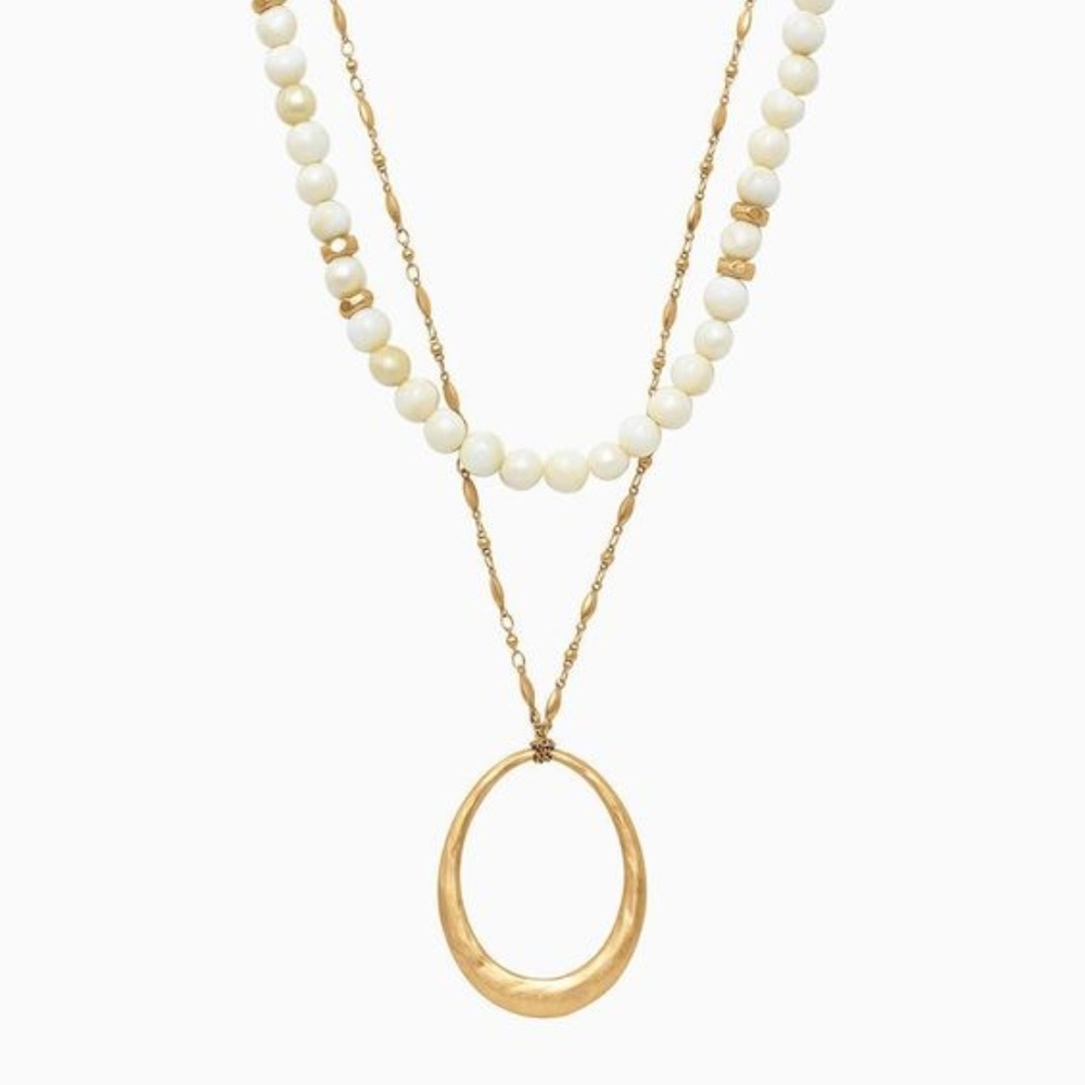 Natia Pendant Necklace